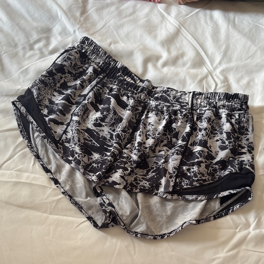 lululemon athletica Black and White Women Shorts